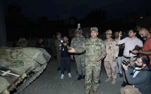 Mayis Bərxudarov ələ keçirilən hərbi qənimətləri təqdim etdi - Video