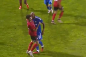 “Qəbələ” - “Qarabağ” oyununda insident yaşandı - VİDEO