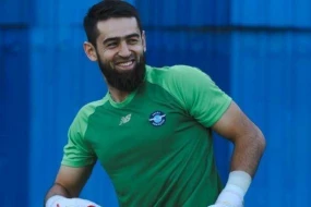 Şahruddin debüt etdi, iki dəqiqə sonra QOL BURAXDI