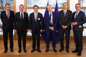 Hikmət Hacıyevlə Qriqoryan Brüsseldə görüşdü