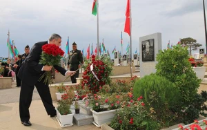 Dövlət Xidmətinin rəhbərliyi anım mərasimlərində - FOTOLAR