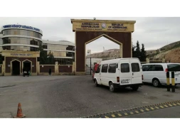 Bu şəxslər quru yolla sərhədi keçə bilər