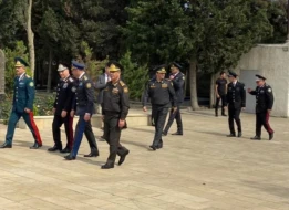 Generallar Milli Qəhrəmanın dəfnində - FOTOLAR