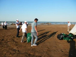 Sumqayıt çimərliyinin 3 hektardan artıq sahil zolağı tullantılardan təmizləndi