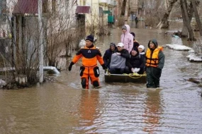 Qazaxıstanda 14 minə yaxın insan təxliyə edildi