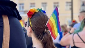 Gürcüstan eynicinsli nikahları və cinsiyyət dəyişdirilməsini qadağan edir