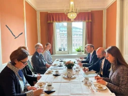 Qriqoryan isveçli nazirlə GÖRÜŞDÜ