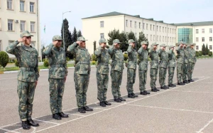 Gənc əsgərlərin ailə üzvləri ilə görüşü məhdudlaşdırılıb - RƏSMİ