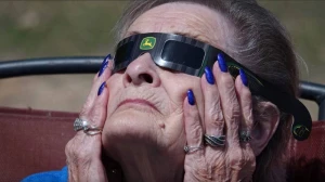 Bu ölkədə günəş tutulması insanların gözünə təsir etdi