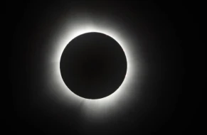 Starlink kosmosdan tam Günəş tutulmasını çəkdi - FOTO\\VİDEO