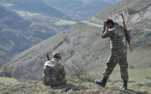 Erməni hərbçi özünü GÜLLƏLƏDİ
