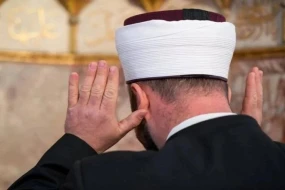 Türkiyədə kişi bayram namazında öldü