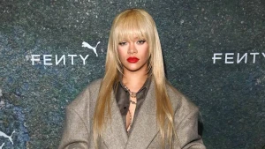Rihanna  \"təxribatçı\" geyimlərinə görə utanır: \"Ana olandan sonra anladım ki...\"