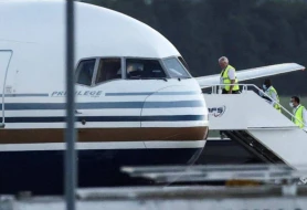 Britaniya qanunsuz miqrantların bu ölkəyə göndərir