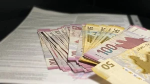 Külli miqdarda dələduzluqda təqsirləndirilən qadının cinayət işinin bəzi detalları - İTTİHAM AKTI