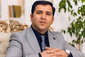 Əməkdar artistin oğlu: \"Pulumuzu özümüz qazanırıq, atamızdan almırıq\" - VİDEO