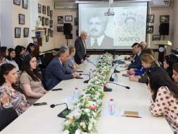 “Zaman Qarayevin “Xarqo” romanında multikultural dəyərlər” mövzusunda dəyirmi masa keçirildi - FOTOLAR