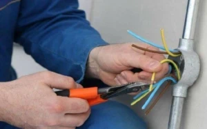 28 yaşlı gənci elektrik cərəyanı vuraraq öldürdü