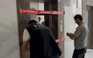 FHN Bakıda qəzalı vəziyyətə düşən liftin istismarını dayandırıdı - VİDEO