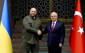 Ukraynanın müdafiə naziri Türkiyədə Yaşar Gülərlə görüşdü