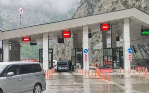 Gürcüstan-Rusiya sərhədindəki keçid məntəqəsinin işi bərpa olundu