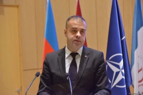 Cəfər Hüseynzadə ilə xanımı qarət olundu - 90 minlik saatları oğurlandı