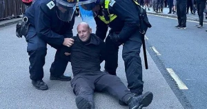 İngiltərədə ifrat sağçıların zorakı hərəkətləri davam edir