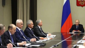 Putin Təhlükəsizlik Şurası ilə iclas keçirdi
