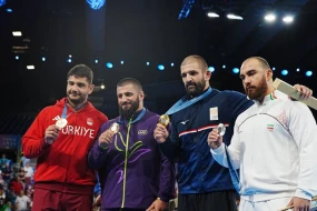 Azərbaycan güləşçisi mükafatlandırıldı - Paris-2024