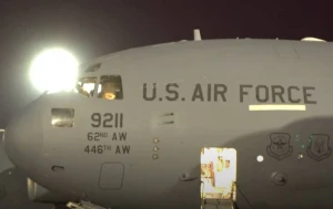 ABŞ-dən İrəvana gedən hərbi təyyarələrin görüntüləri - VİDEO