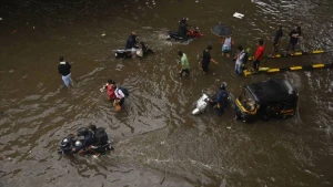 Şiddətli yağışlar bu ölkədə 20 can aldı