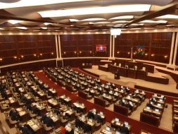 Yenidən namizəd olan deputatlar mediadan niyə qaçır? - Onlar arxayındırlar ki...