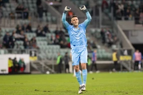 “Qarabağ”ın yeni qapıçısının \"seyvləri\" - Video