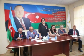 Səbinə Salmanova ilk dəfə səs verəcək seçicilərlə görüşüb – FOTOLAR