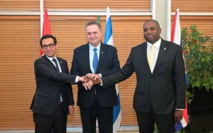 Britaniya və Fransa nazirləri birgə məqalə yazdılar