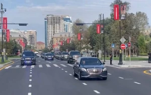 Prezidentlər Bakıda gəzintiyə çıxdı - VİDEO