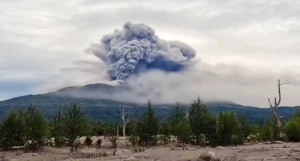 Zəlzələ vulkan püskürməsinə səbəb oldu