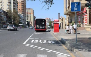 Bu küçədə xüsusi avtobus zolağı təşkil edildi