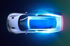 \"Mercedes\" şarj problemini \"günəş boyası\" ilə həll edir - FOTO