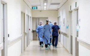 Məşhur professor xəstəxanaya yerləşdirildi - FOTO