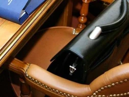 O, vaxtından əvvəl istefa verdi - FOTO