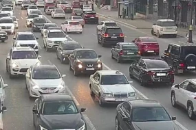 Bakının bir sıra yollarında TIXAC var 