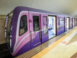 Metroda problem yarandı - Sərnişinlər düşürüldü