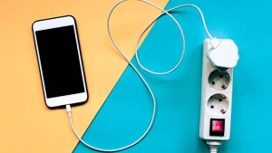 DİQQƏT! Şarj kabelləri vasitəsilə bank məlumatlarınızı oğurlaya bilərlər