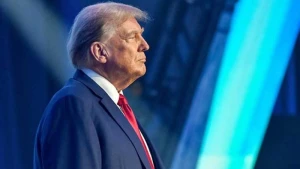 Trampın yeni saç düzümü - VİDEO