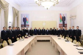 Azərbaycanda prokuror təqaüdə göndərildi 
