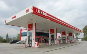 \"Lukoil\" benzinə su qarışdığını təsdiqlədi - RƏSMİ