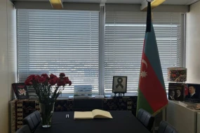 UNESCO yanında Daimi Nümayəndəliyimizdə qəza qurbanlarının xatirəsi anılır 