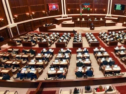 Millət vəkilləri arasında gərgin anlar yaşandı - VİDEO