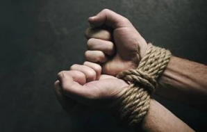 Naməlum şəxs məşhur müğənnini qaçırmağa cəhd etdi